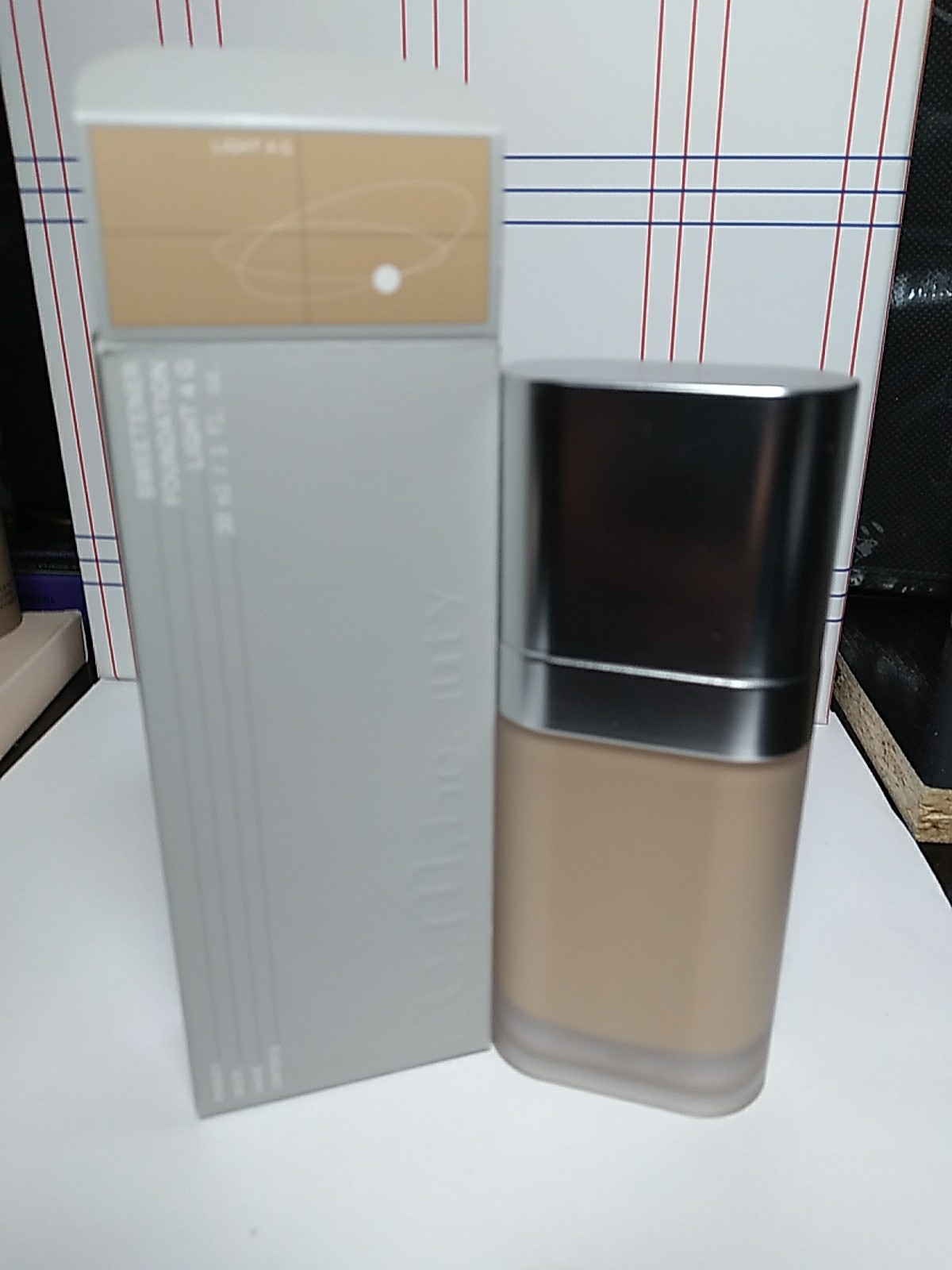 R.E.M BEAUTY SWEETENER FOUNDATION, # LIGHT 4 G, 1 FL OZ NIB