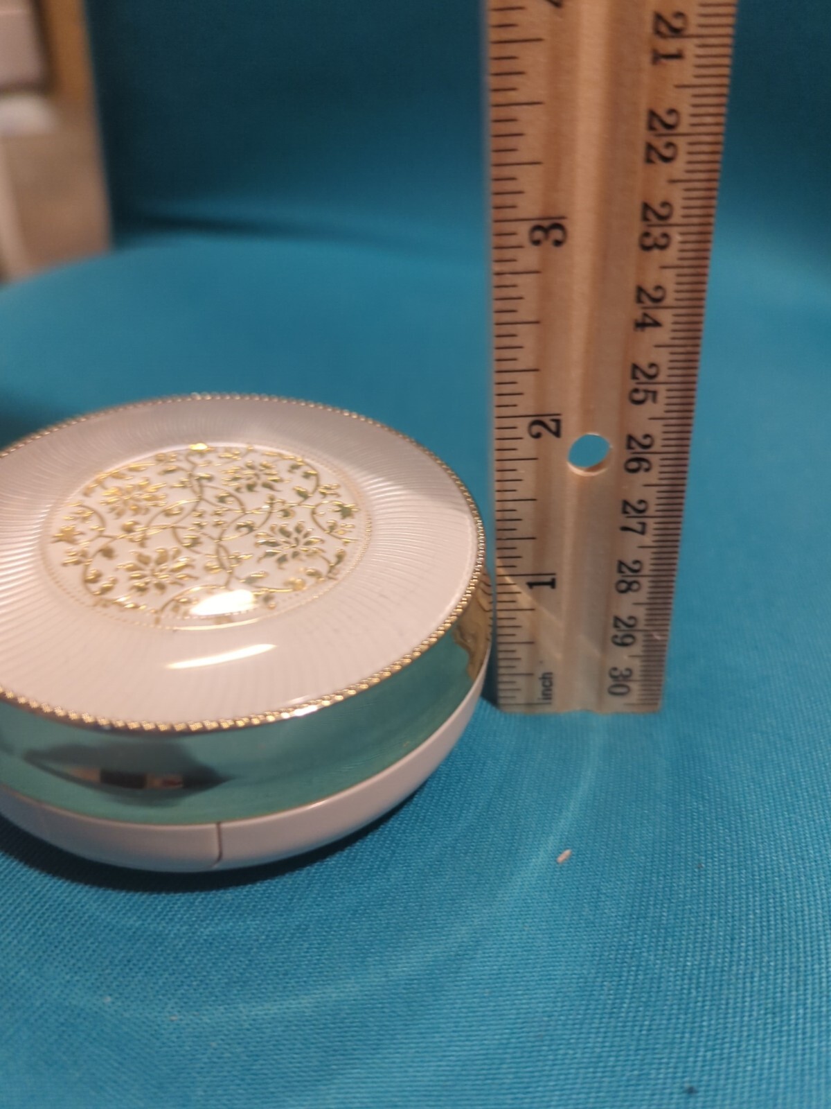 Vintage Compact Sponge Puff Mirror Portable White Round Powder Never Used