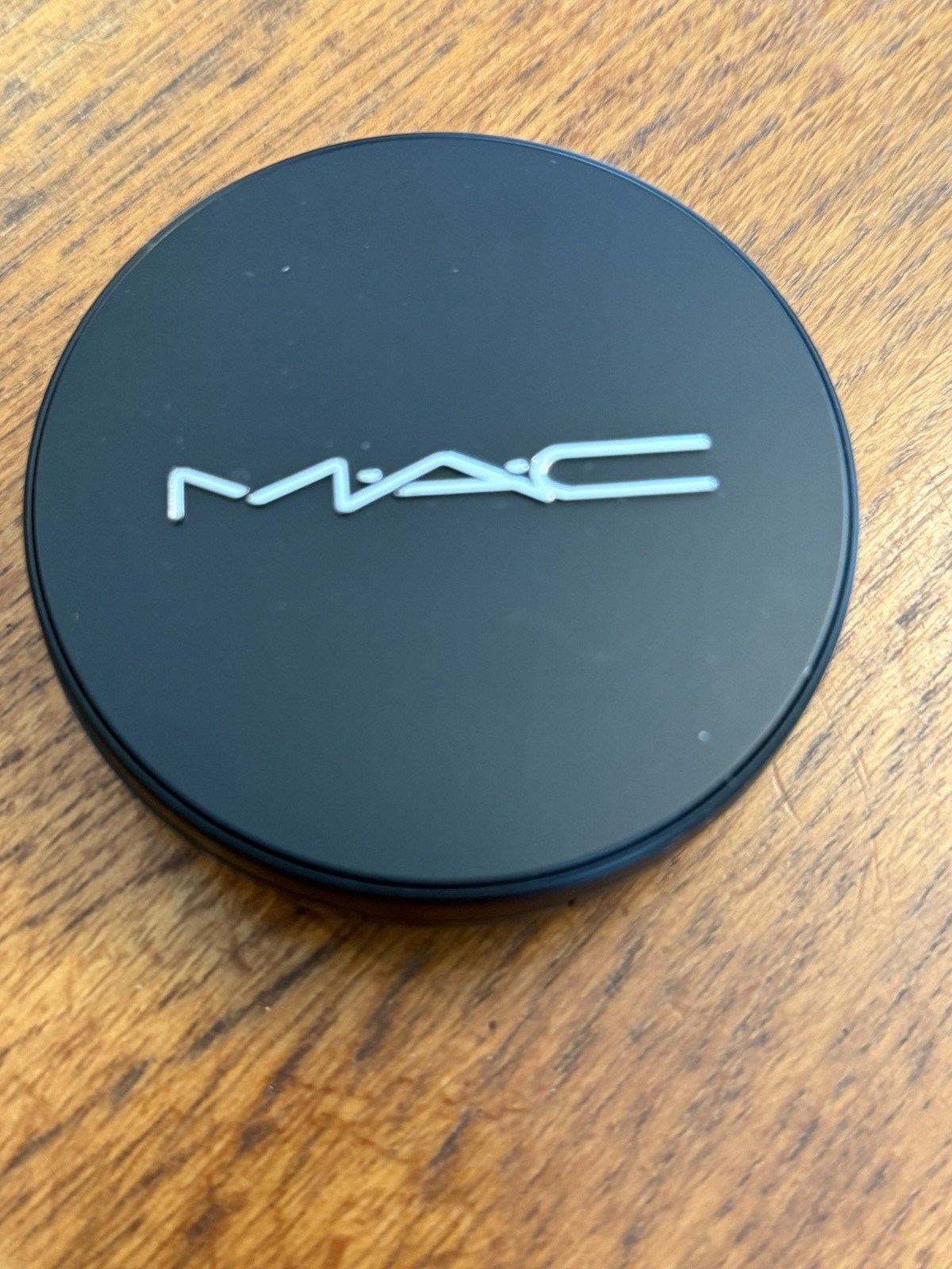 NIB Mac Studio Fix Powder Plus Foundation Shade NW20