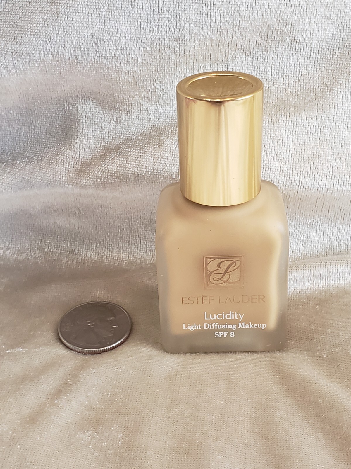 ESTEE LAUDER Lucidity Light Diffusing Makeup 03 VANILLA BEIGE 1 fl oz 30 mL