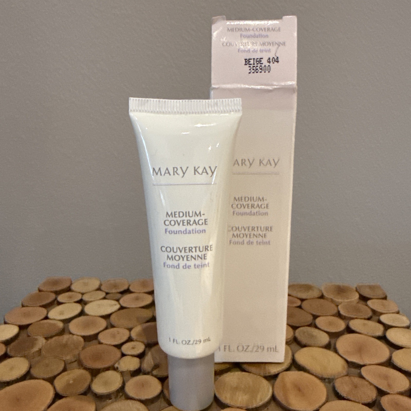 MARY KAY Medium-Coverage Foundation Beige 404 Liquid 1 fl oz. 356900 Gray Cap