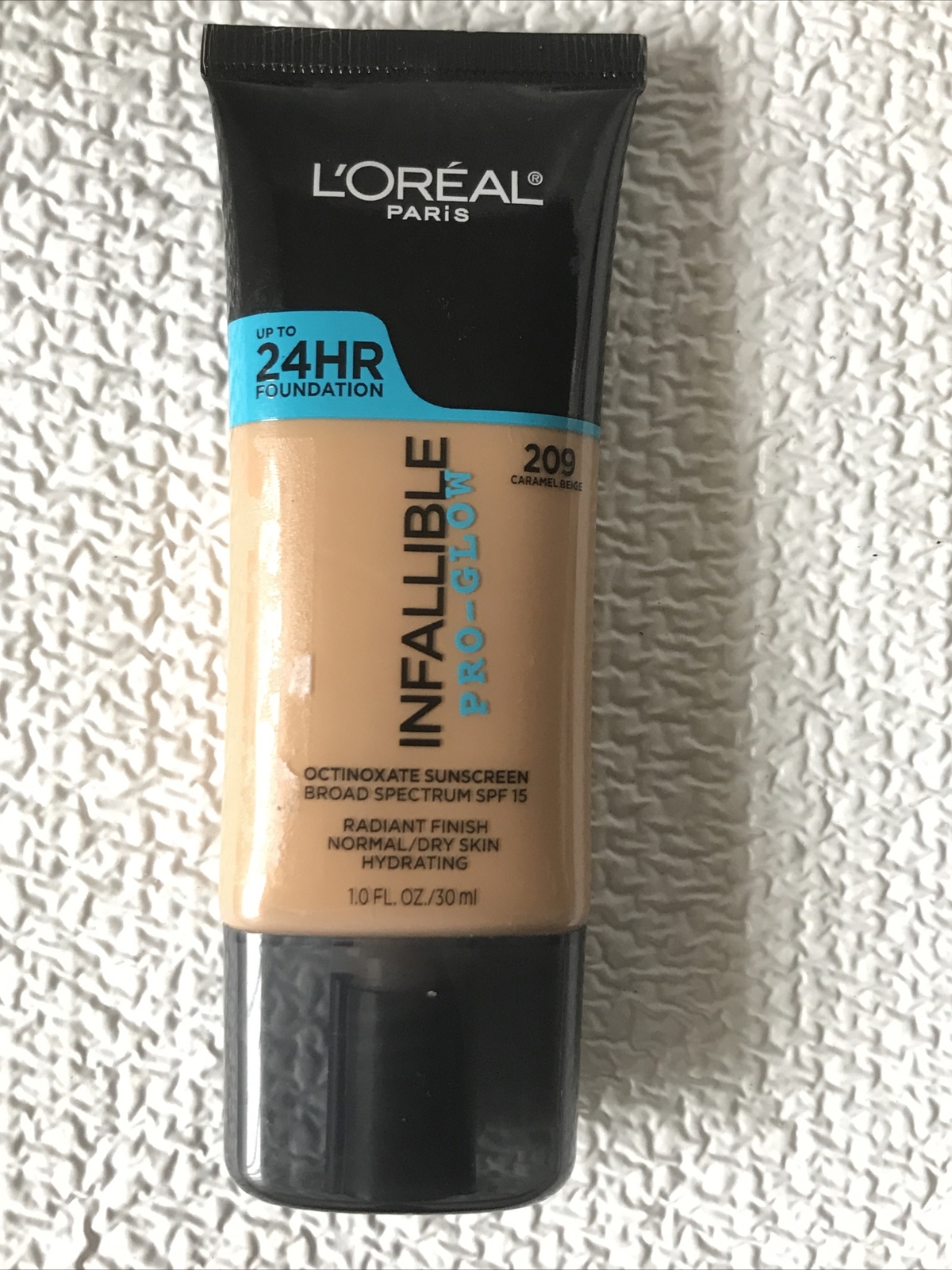 L’Oreal Paris #209 Infallible Pro-Glow Foundation Normal/Dry Skin 1 fl.oz.