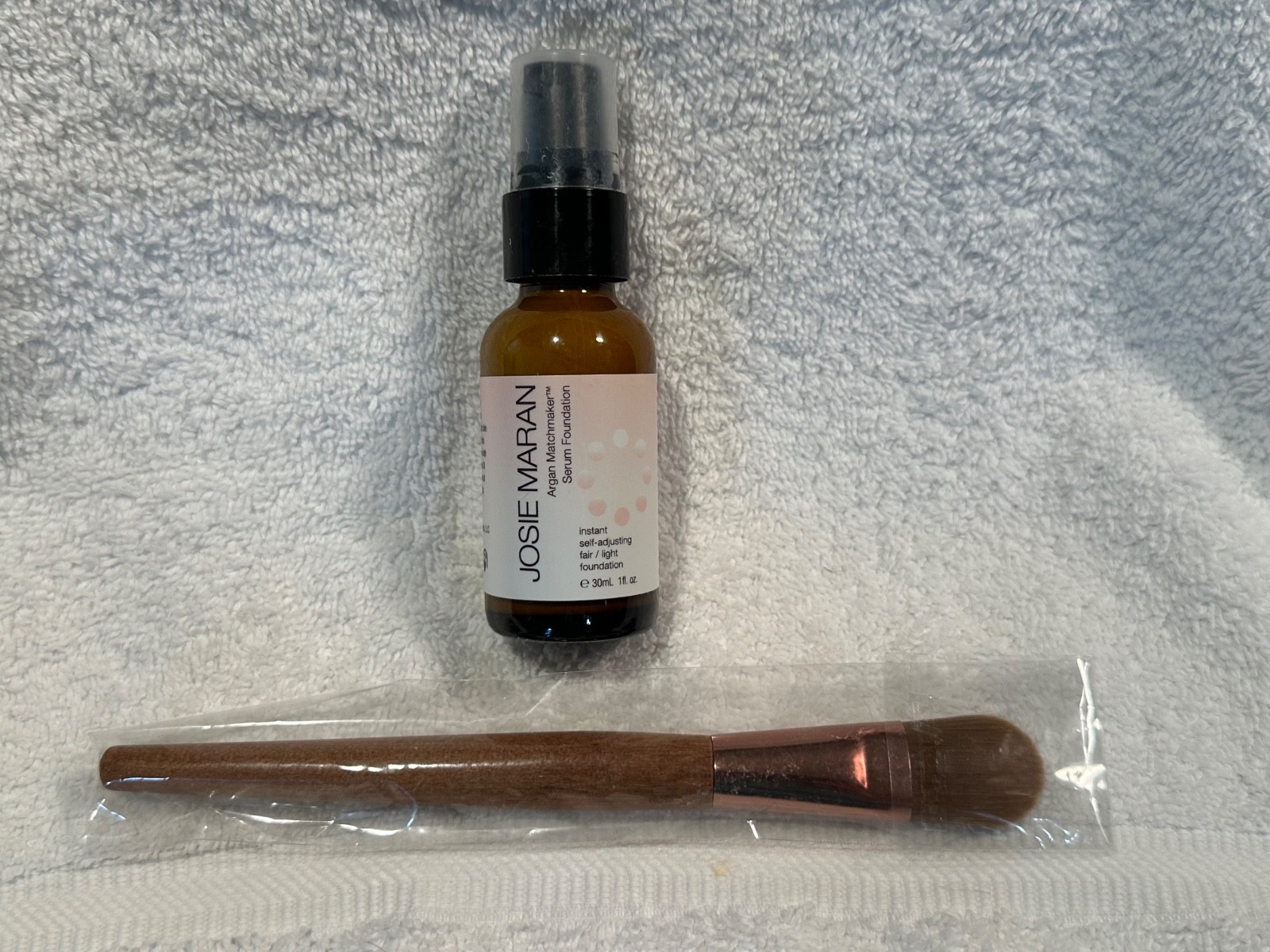 Josie Maran Argan Matchmaker Serum Foundation Fair/Light w/Brush Applicator 1oz