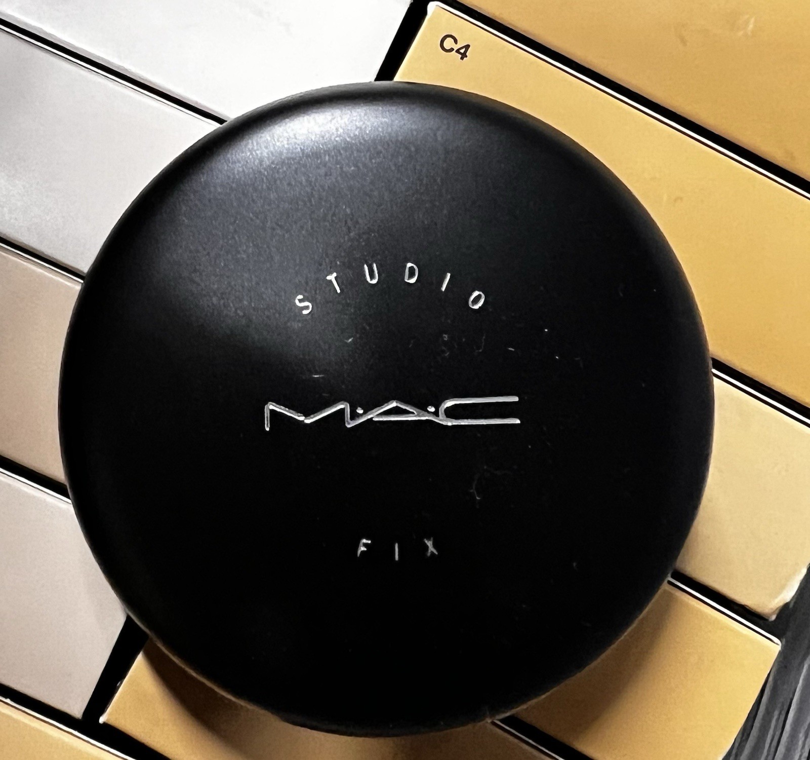 MAC Studio Fix Powder Plus Foundation Shade NC20 Full Size 15g Original Formula!