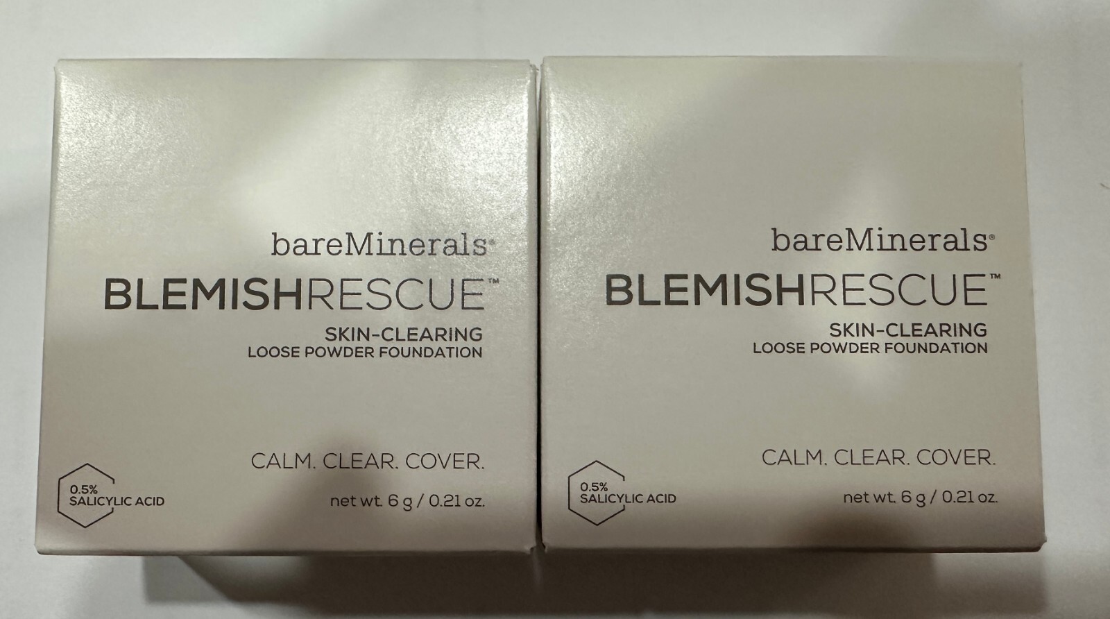 2 – bareMinerals Blemish Rescue Skin-clearing Loose Powder – 2.5N Medium Beige