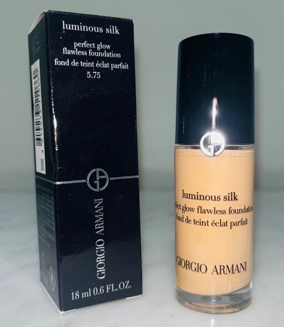 Giorgio Armani Luminous Silk Perfect Glow Foundation ORIGINAL Formula 18mL, 5.75