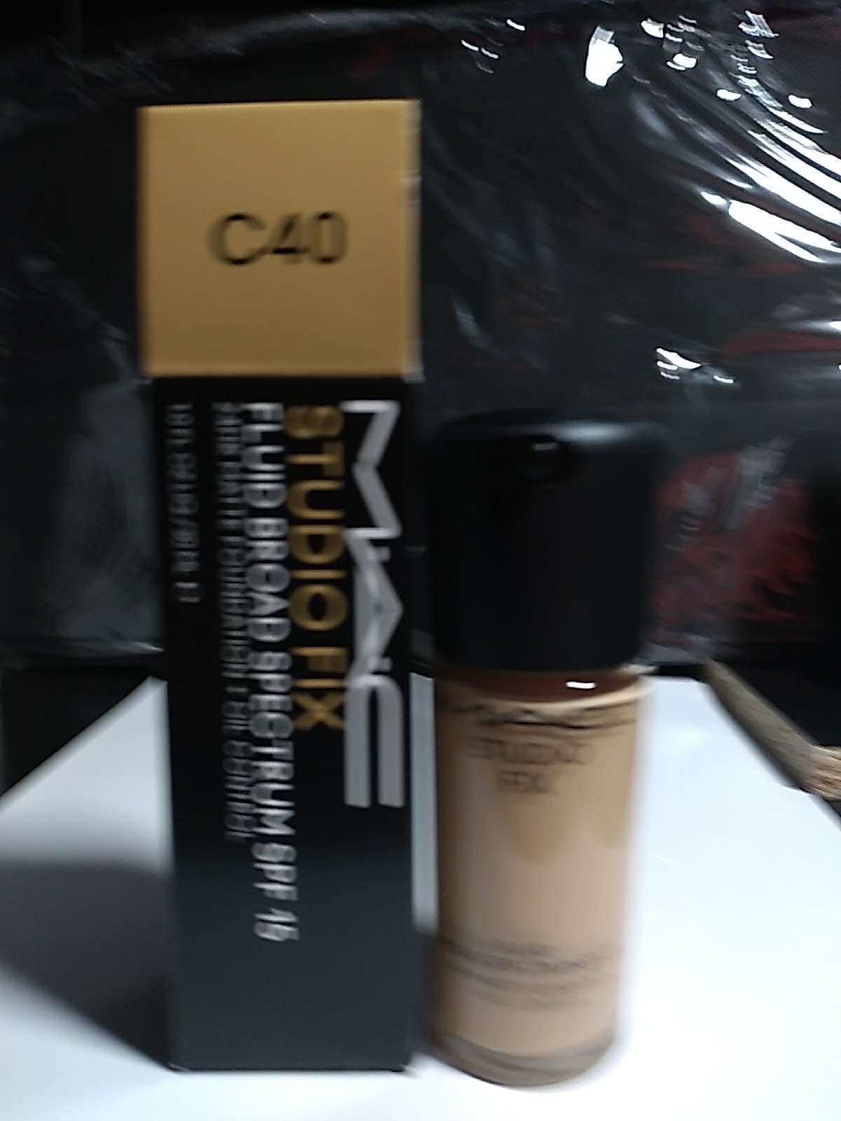 M.A.C Studio Fix Fluid SPF 15 Broad Spectrum 24HR Matte Foundation, 1 Fl Oz C40