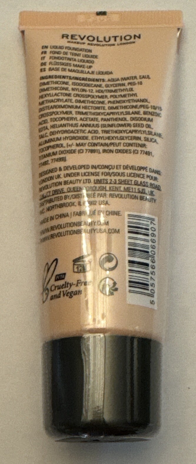 Makeup Revolution Matte Base Pore Blurring Full Coverage Foundation, Sealed F6.5