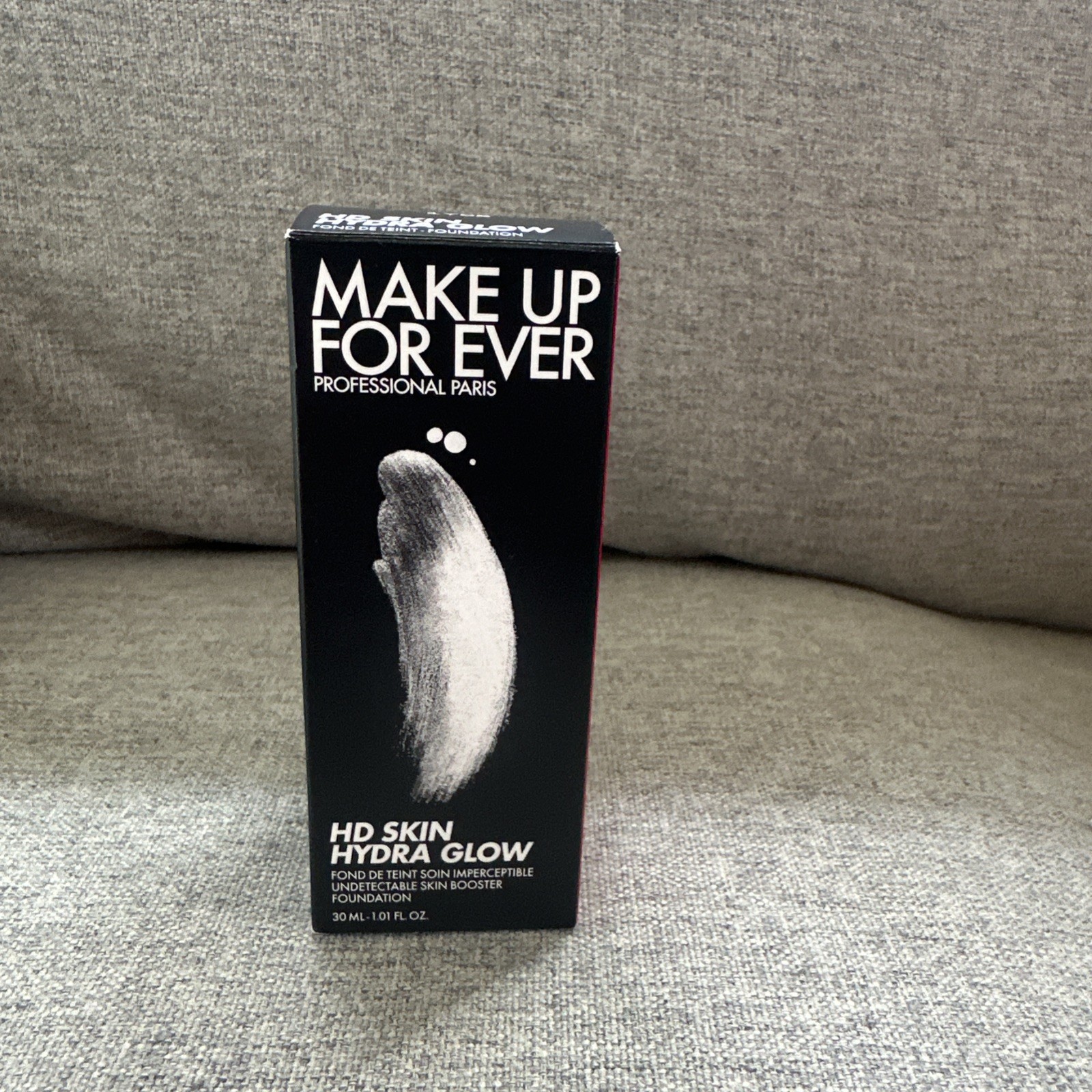 Make Up For Ever HD Skin Hydra Glow Foundation 1Y08 WARM PORCELAIN 1.01 oz/30 ml