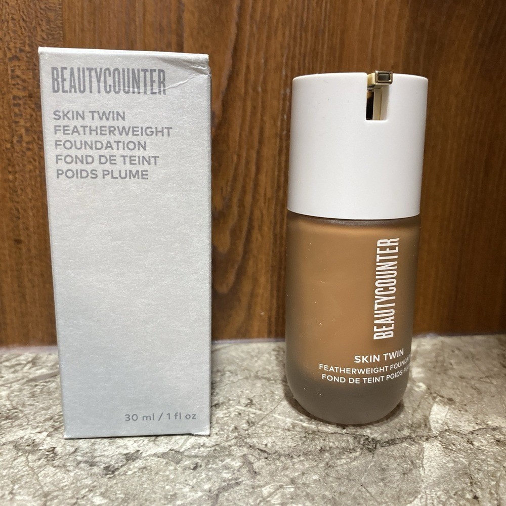 BNIB BEAUTYCOUNTER Skin Twin Featherweight Foundation 1 fl oz Each Dark 520