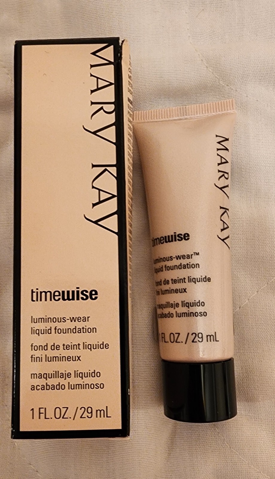 Mary Kay LUMINOUS WEAR Liquid Foundation Ivory 4 Normal to Dry Skin Discontinued
