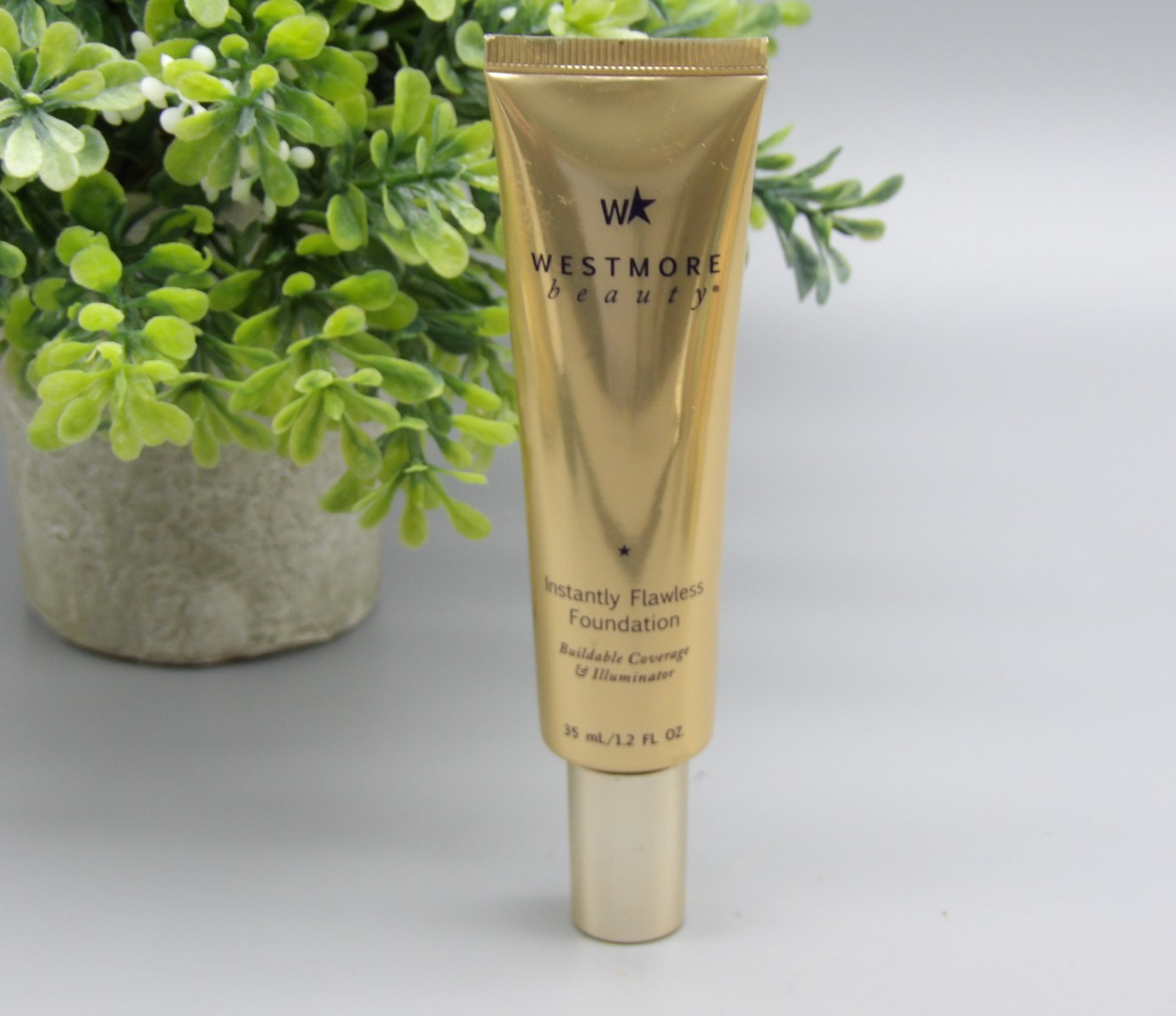 Westmore Beauty Instantly Flawless Foundation MEDIUM 1.2 fl New Not Sealed