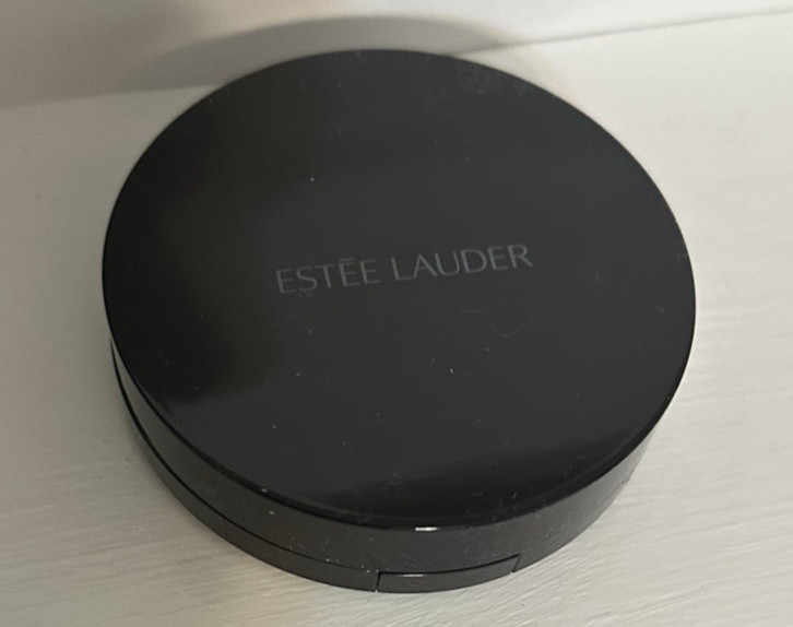 Estée Lauder Perfectionist Serum Compact Makeup – 2C3 Fresco – NIB Discontinued