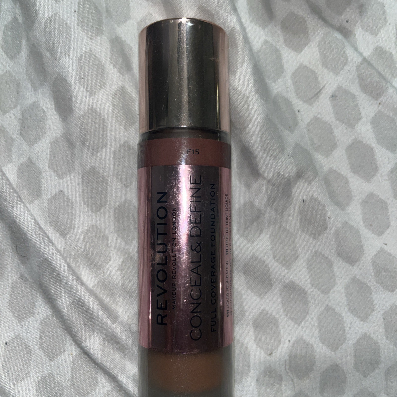 REVOLUTION CONCEAL & DEFINE FULL COVERAGE FOUNDATION .8OZ IN # F15 SEALED