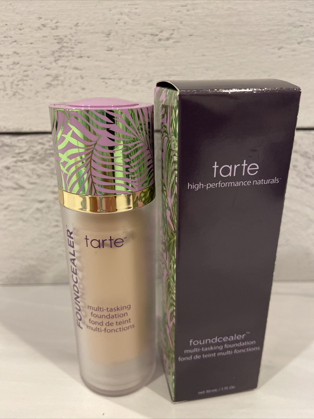 Tarte foundcealer Multi Tasking Foundation 1fl Oz NIB 8 B Porcelain Beige