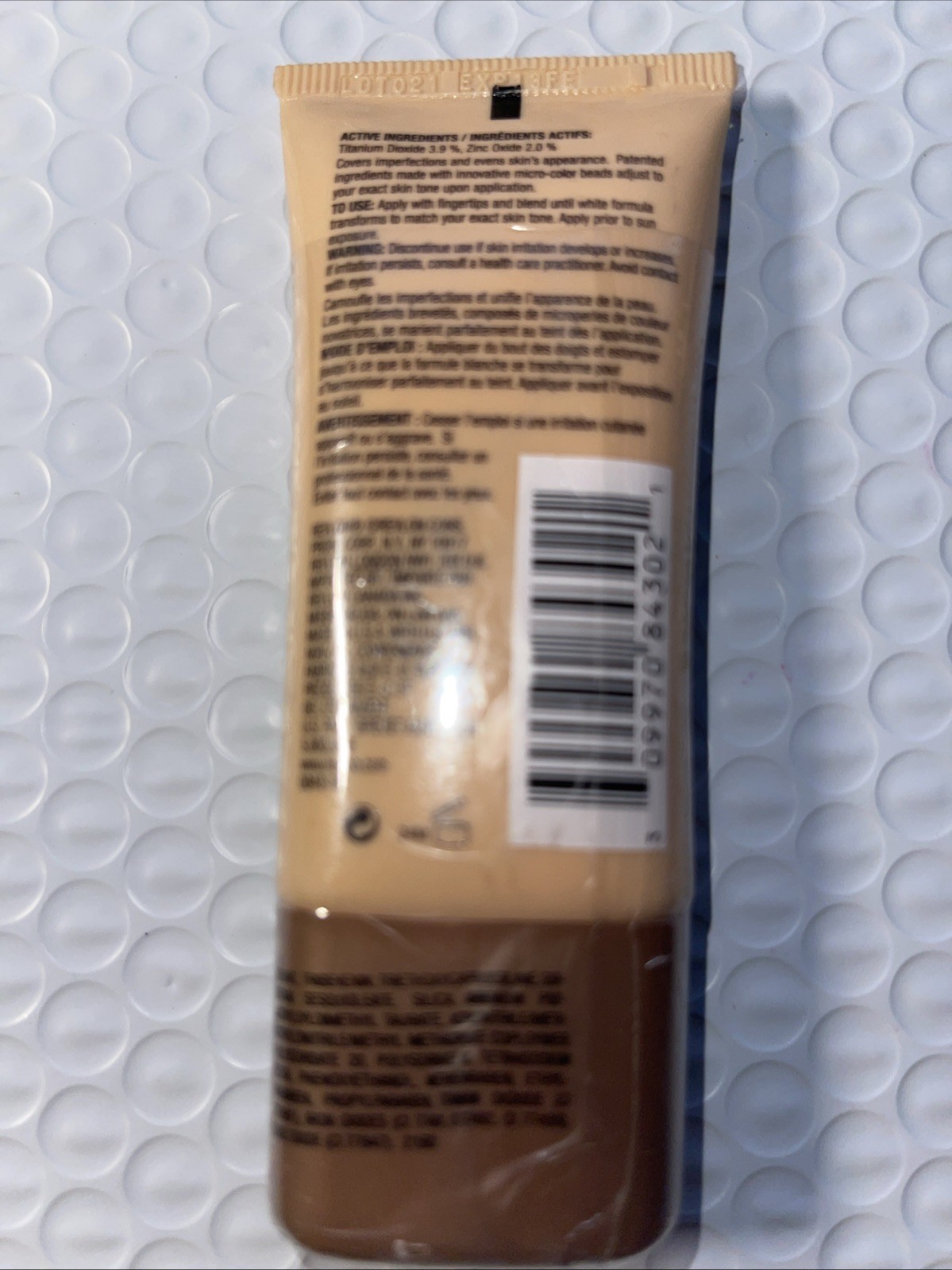 NEW Revlon Beyond Natural Skin Matching Makeup, SPF 15, # 210 Light SEALED