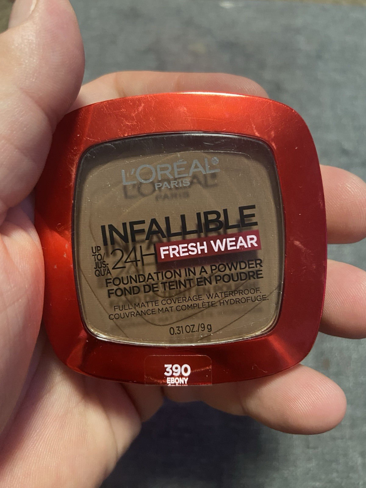 L’Oreal Paris Infallible 24 Hr Fresh Wear Foundation in a Powder 390 Ebony NEW